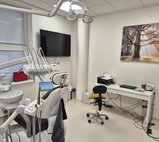 Prodej dvou nově zařízených zubních ordinací – Praha 8